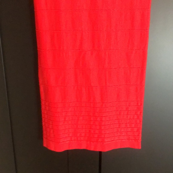 ♥️💋 NWT! Red Hot Bodycon Bebe Dress. Sizzle in this stunner! Size M/L - Picture 9 of 12
